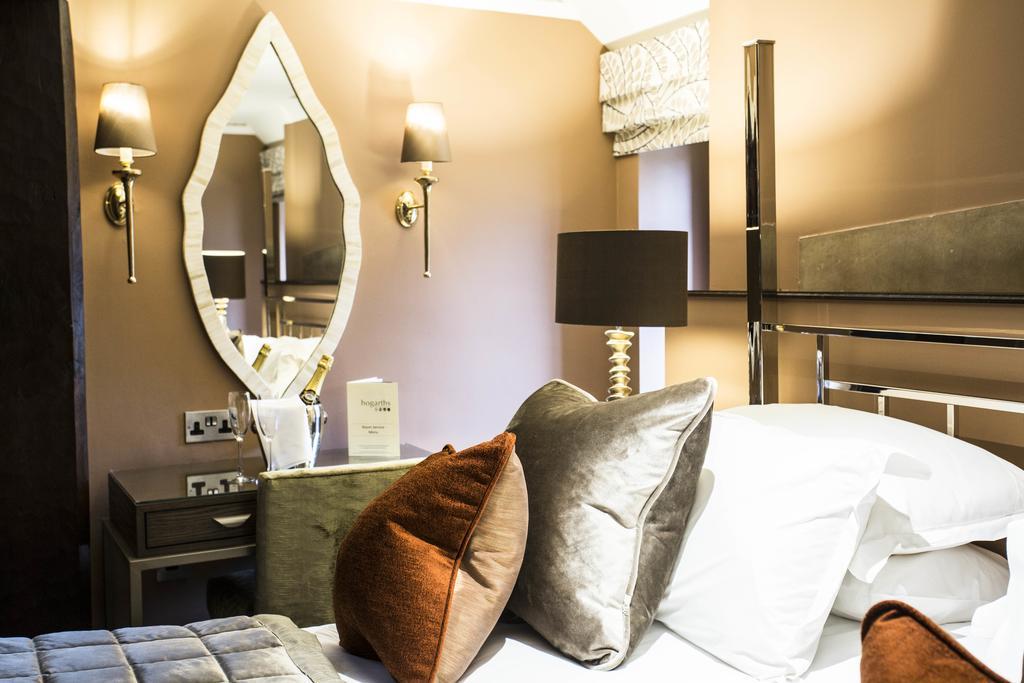 Hogarths Stone Manor Hotel คิดเดอร์มินสเตอร์ ภายนอก รูปภาพ